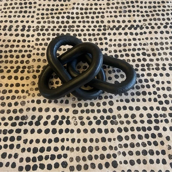 Modern Black Chain Link Decor - Picture 4 of 5